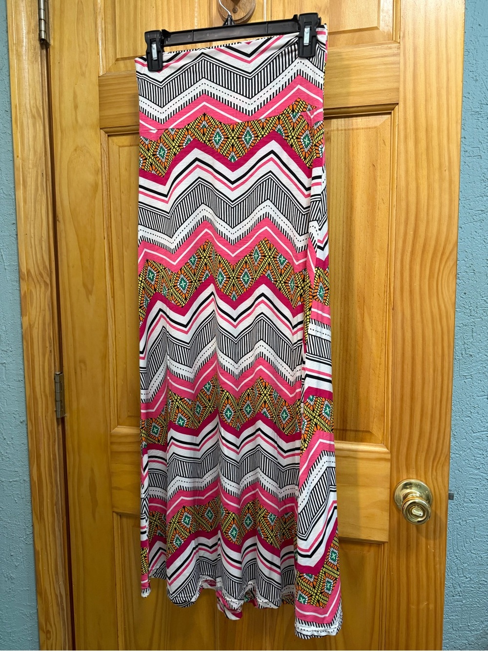 VTG. Minx Pink, White & Black Chevron Maxi Skirt with Multicolor Accents size S